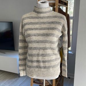 American Eagle sweater XS